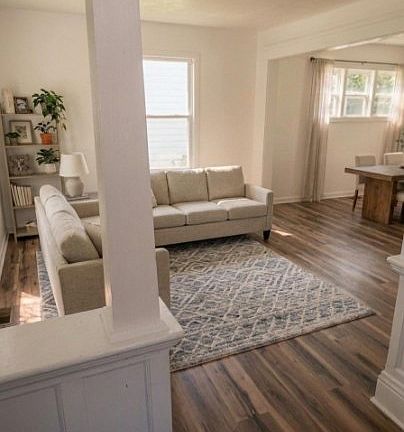 3rd image of 218 Goguac St W