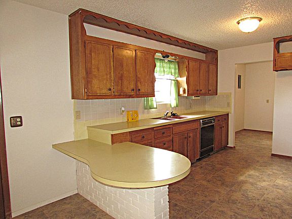 3rd image of 510 Phillips Dr