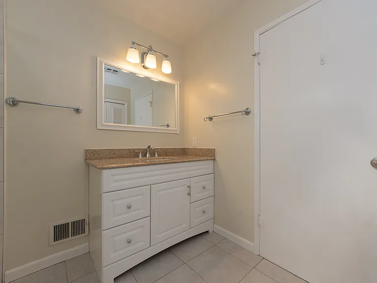 2368 Pauline Dr — Photo 6