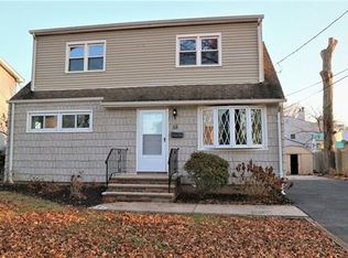 58 Morgan Dr, Edison, NJ 08817