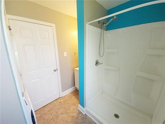 5th image of 423 S Lopez St APT 3
