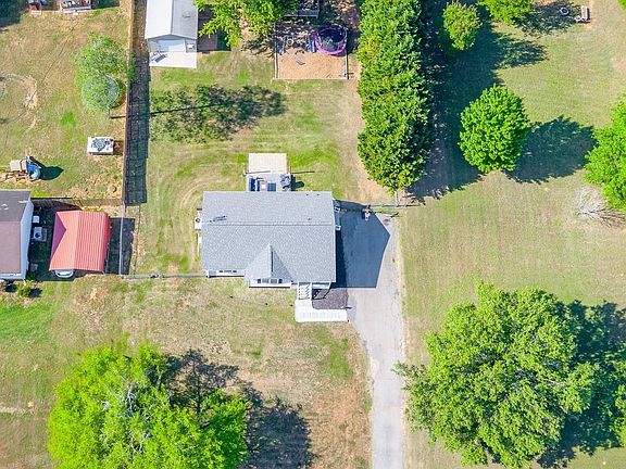 2nd image of 30 Parsons Rd