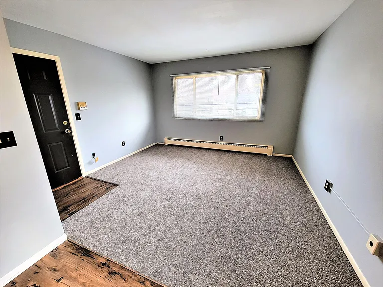 5025 University Ave NE #10 — Photo 4