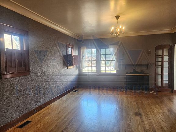 4th image of 916 Grand Ave