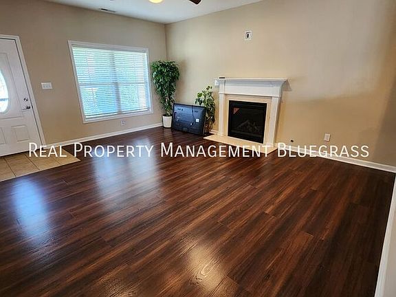 3rd image of 1006 Sugarbush Trl