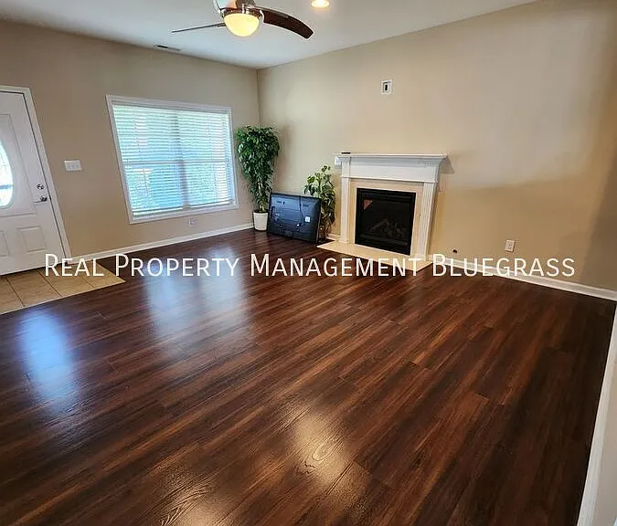 1006 Sugarbush Trl — Photo 3