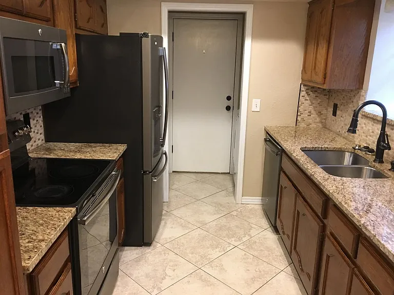 1309 W El Paso St — Photo 8
