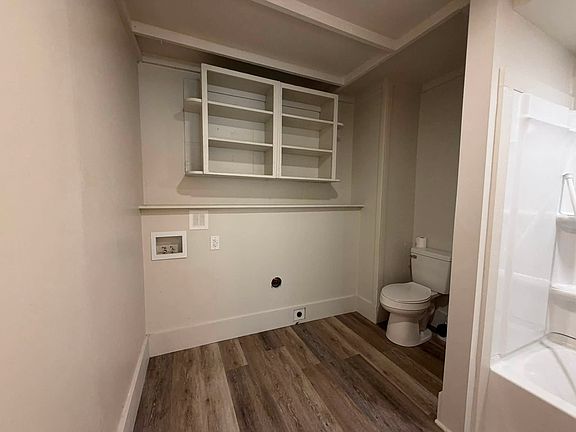 4th image of 841 Moxahala Ave