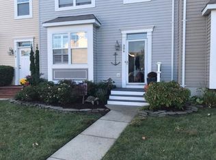 306 Creekside Commons Ct, Stevensville, MD