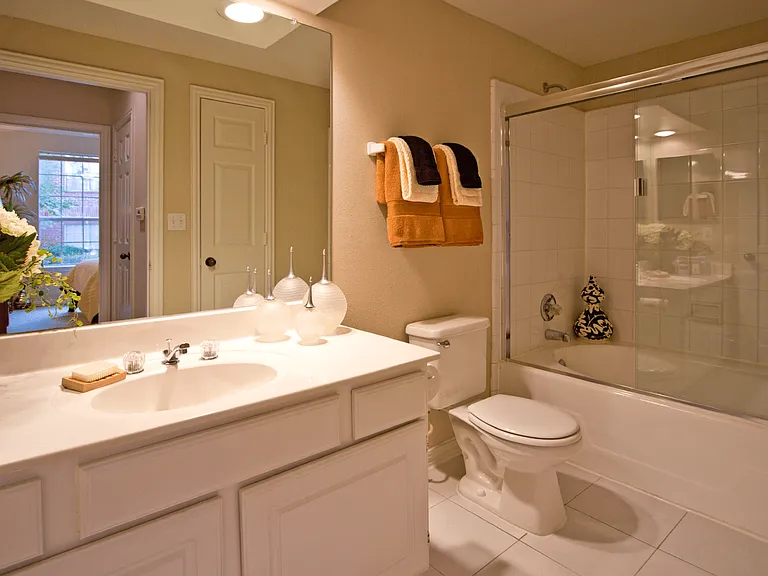 Tuscany Park Apartments — Photo 16