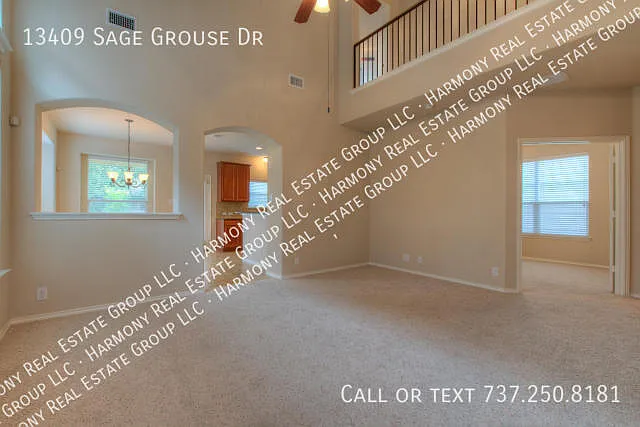 Great Home Close to Apple and Domain! — Photo 4