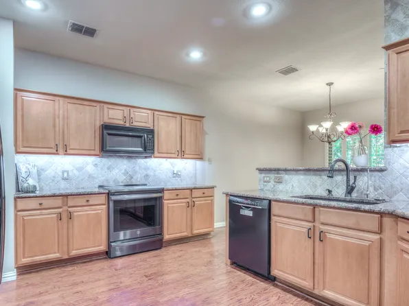 2937 Muirfield Dr, Lewisville, TX 75067