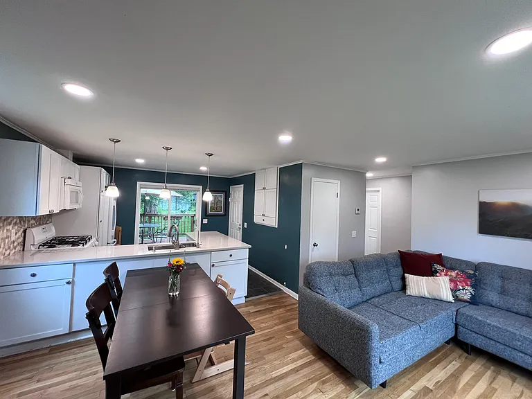3505 Prairie Ave — Photo 2