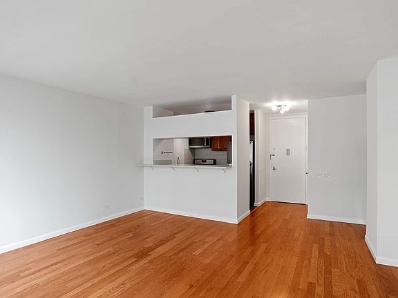 5th image of 330 E 75th St APT 6H