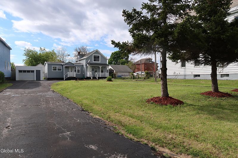 4th image of 1747 Avenue A