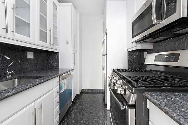 Sold by Compass | media 5