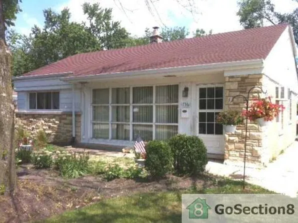 17561 Sycamore Dr, Homewood, IL 60430