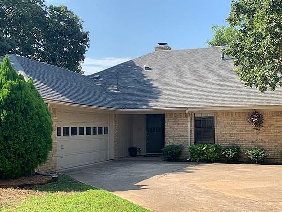 3rd image of 2925 Scenic Dr