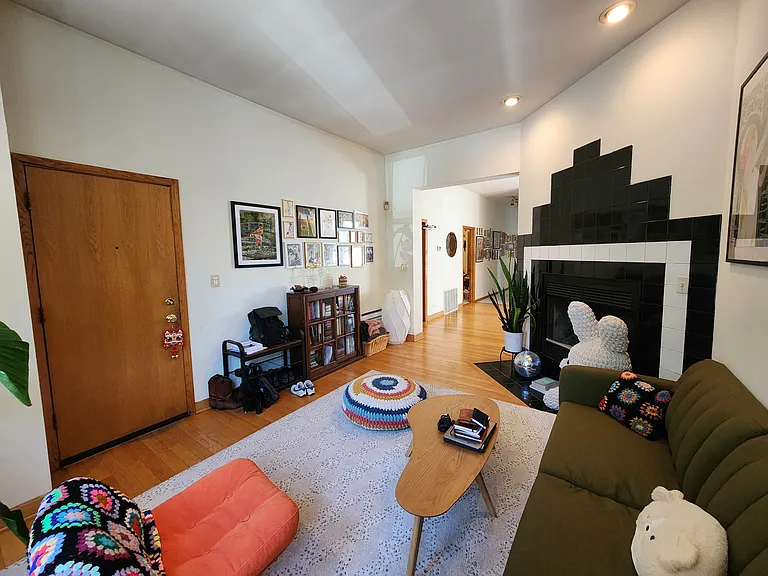 1241 N Wolcott Ave #1 — Photo 3