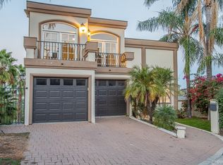 21515 Arcos Dr, Woodland Hills, CA 91364