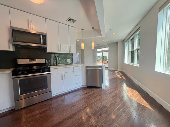 456 Grand Street image 1 of 5