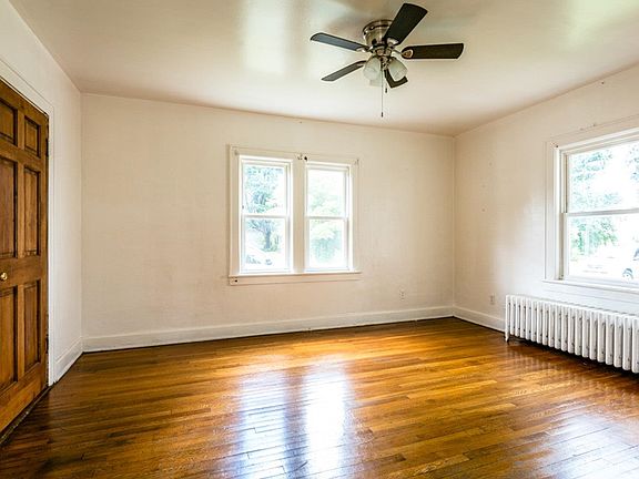 5th image of 613 Alpha St