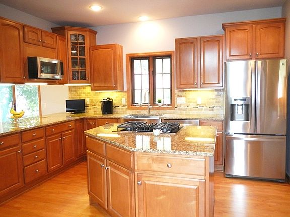 4th image of 3033 Stamford Pl