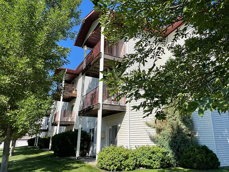 Turnpike Apartments — Photo 16