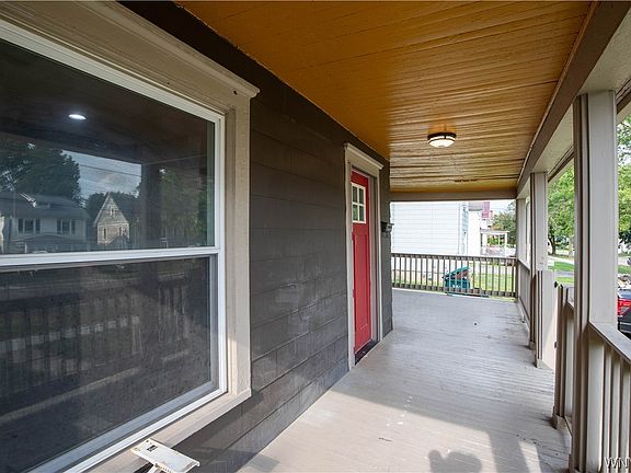2nd image of 106 Lake St