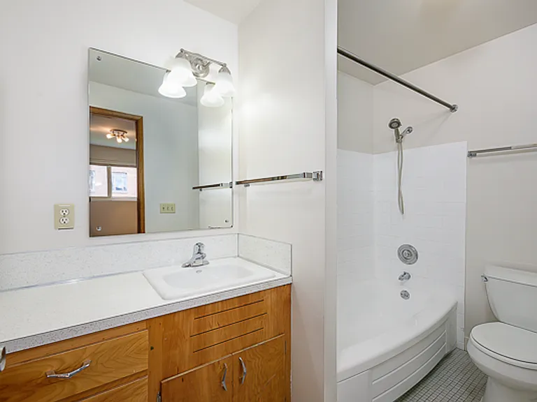 Aloha House Apartments — Photo 34