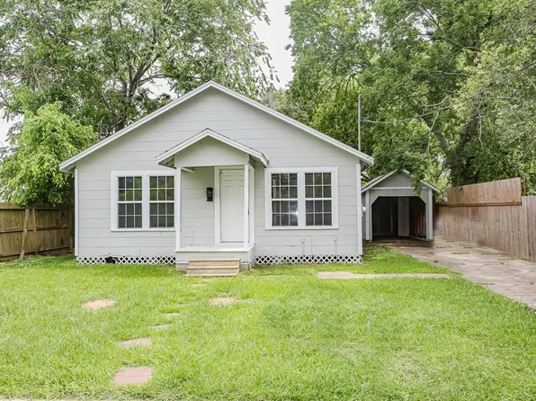 1008 E Live Oak Street, Angleton, TX 77515