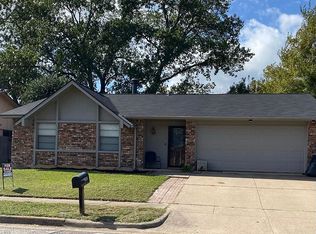 2602 Treeview Dr, Arlington, TX 76016