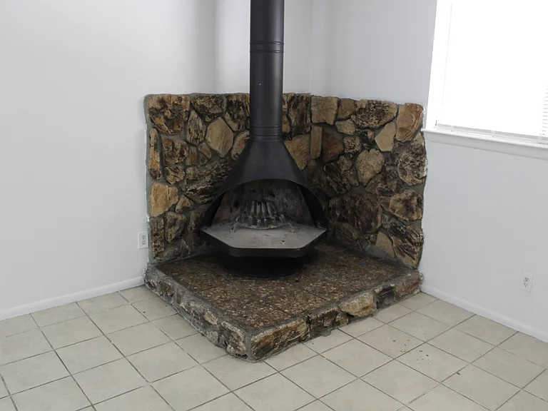 1300 SF 2 Bed / 2 Bath Town Home Apartments Next To Lafayette Park! — Photo 6