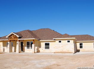 7511 W Rockport Rd, Von Ormy, TX 78073