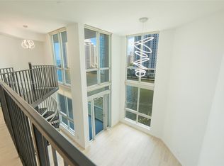 300 S Biscayne Blvd #L-1014, Miami, FL 33131