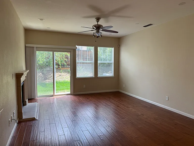 498 W Callado Ct — Photo 6