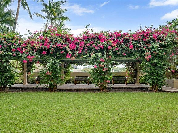 5th image of 403 S Sapodilla Avenue #518