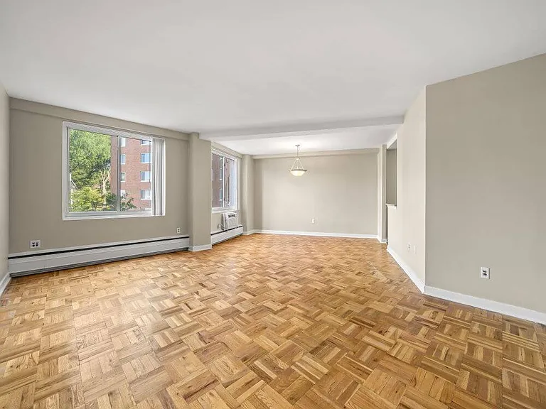 100-york-apartment-w305-1r