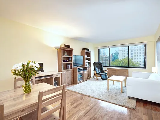 Rented by Sotheby's International Realty | media 15