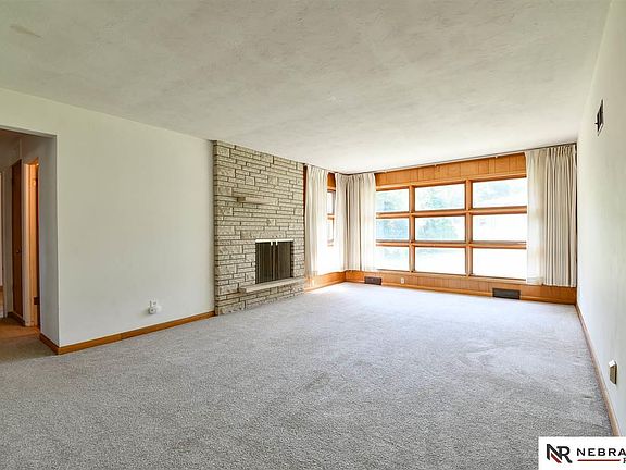 5th image of 5715 Lenox Ave