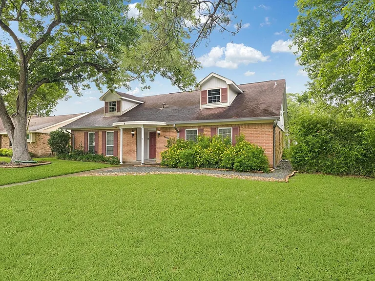 5402 Queensloch Dr — Photo 2