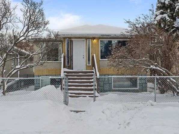 9821 76th Ave NW, Edmonton, AB T6E 1K6