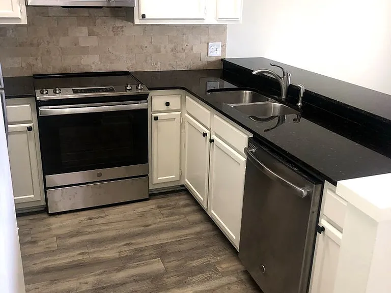 11011 Cal Rd #34 — Photo 3