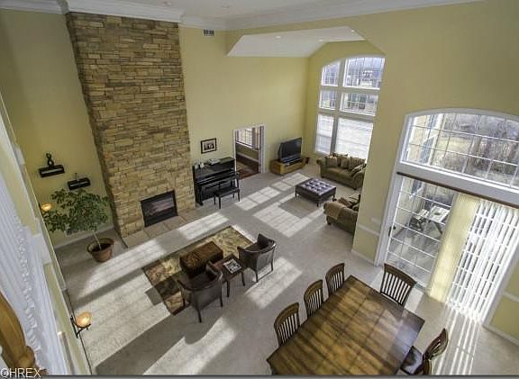 2nd image of 4880 Glengary Ln