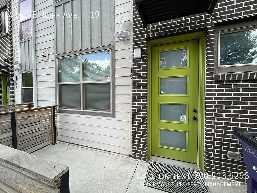Modern 3-Story Row Home with En-Suite Bedrooms and 2-Car Garage — Photo 3