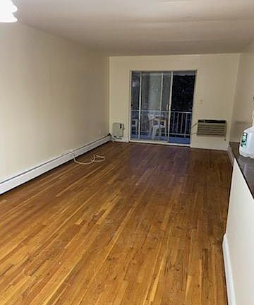 4th image of 2077 E 57th St Floor 3