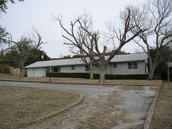 1st image of 513 East Ln