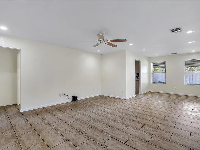 1117 Willersley Ln — Photo 15