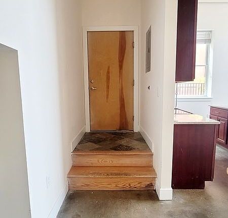 3rd image of 603 N Lombardy St #101