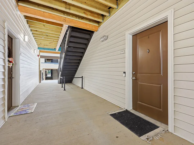 Pine Reserve Apartments — Photo 43